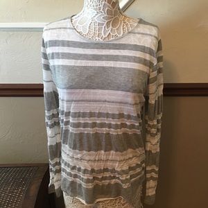 H&M Gray and White Top (#21)